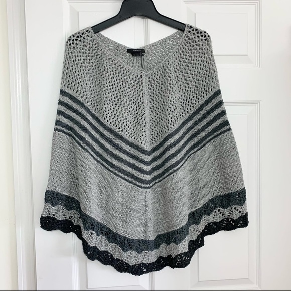 VERTIGO Gray Crocheted Poncho Size Medium NEW - Picture 1 of 8